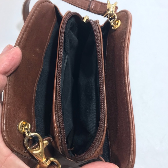 Vintage Liz Claiborne Accessories Tan Leather Crossbody Bag - Picture 6 of 12